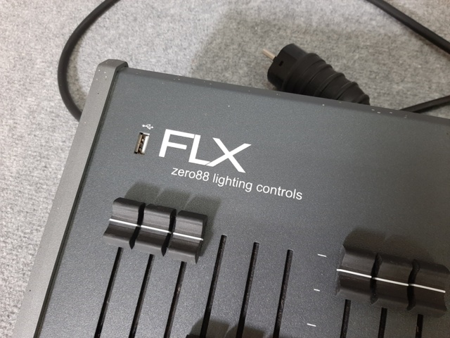 920781-3 DMX light control, Eaton FLX Zero 88 & lighting units x2, Varytec