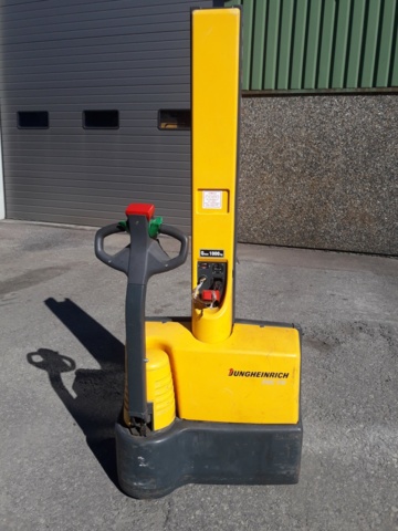 965534-2 Stacker Jungheinrich EMC 110 -2007 (rep. object)