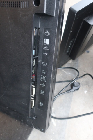 953874-9 2 LCD screens, Philips 32"