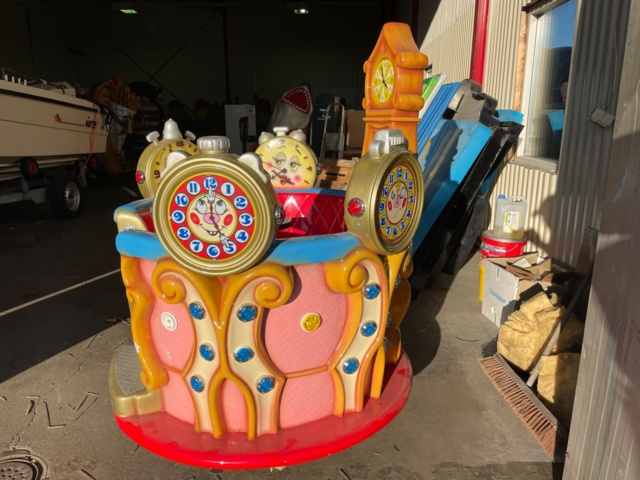 965738-2 Spinning carousel