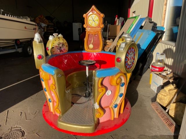 965738-3 Spinning carousel