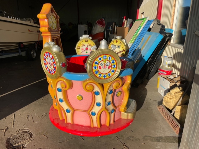 965738-4 Spinning carousel