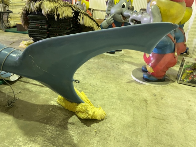 965732-8 Mega Shark / Shark 6.3 Meters Long