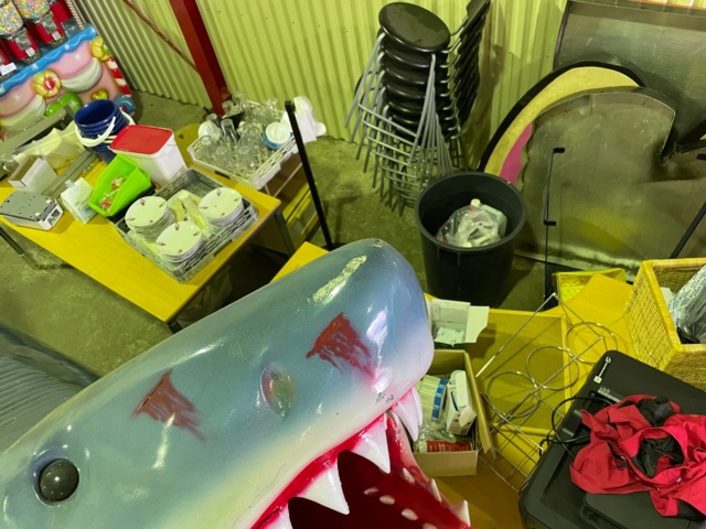 965732-12 Mega Shark / Shark 6.3 Meters Long