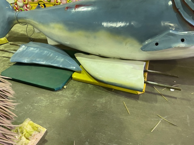 965732-14 Mega Shark / Shark 6.3 Meters Long