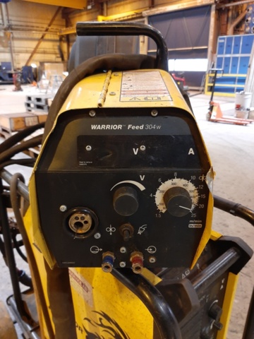 964183-4 Migsvets ESAB Warrior 500i CC/CV with feeder unit Warrior Feed 304w