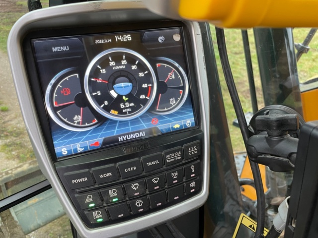 768661-15 Bandgrävare Hyundai HX145 LCR med Rototilt/grip