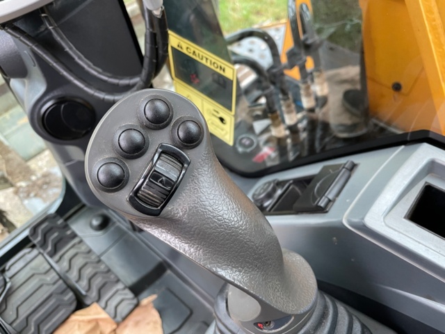 768661-19 Bandgrävare Hyundai HX145 LCR med Rototilt/grip