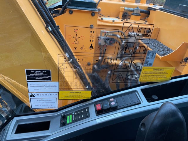 768661-22 Bandgrävare Hyundai HX145 LCR med Rototilt/grip