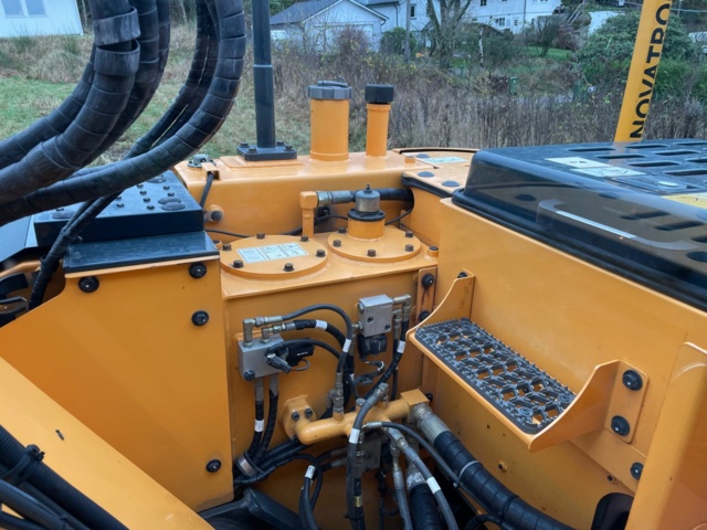 768661-23 Bandgrävare Hyundai HX145 LCR med Rototilt/grip