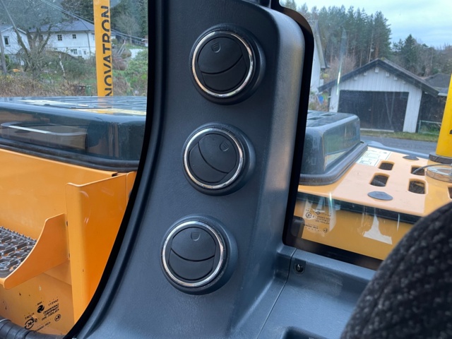 768661-26 Bandgrävare Hyundai HX145 LCR med Rototilt/grip