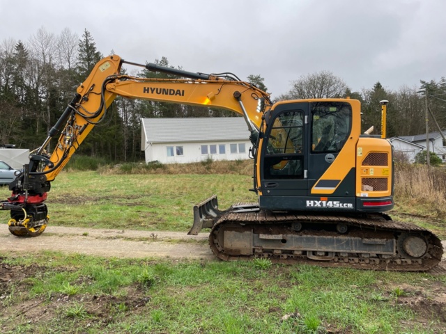 768661-5 Bandgrävare Hyundai HX145 LCR med Rototilt/grip