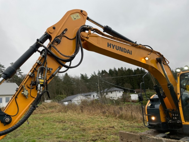 768661-37 Bandgrävare Hyundai HX145 LCR med Rototilt/grip