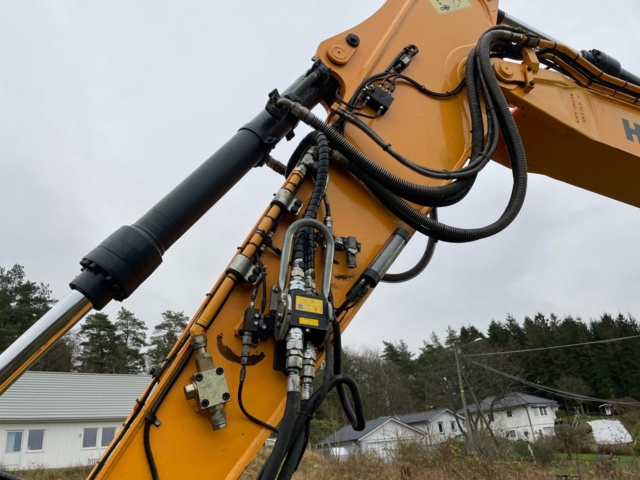 768661-38 Bandgrävare Hyundai HX145 LCR med Rototilt/grip