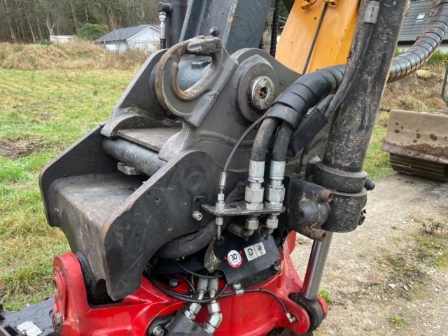 768661-70 Bandgrävare Hyundai HX145 LCR med Rototilt/grip