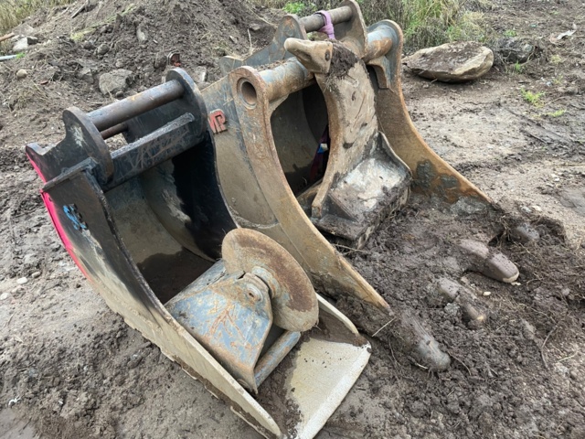 768661-78 Bandgrävare Hyundai HX145 LCR med Rototilt/grip