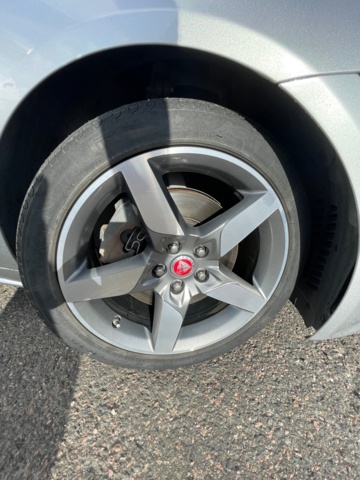 966073-21 Jaguar XE 25t - 2016