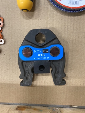 966051-4 Assortment of various tools