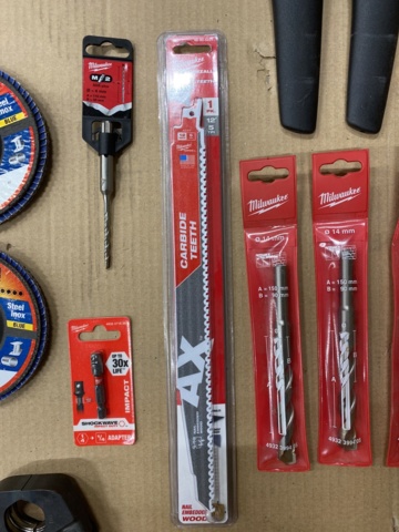 966051-8 Assortment of various tools