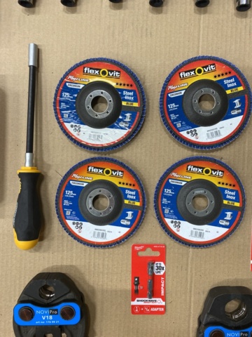 966051-9 Assortment of various tools