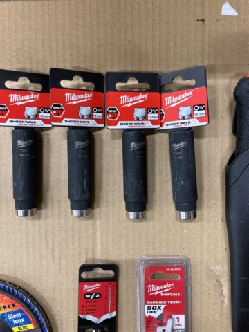 966051-12 Assortment of various tools