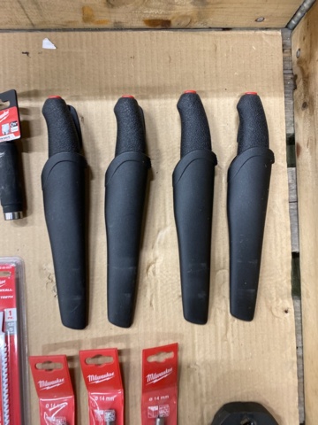 966051-13 Assortment of various tools