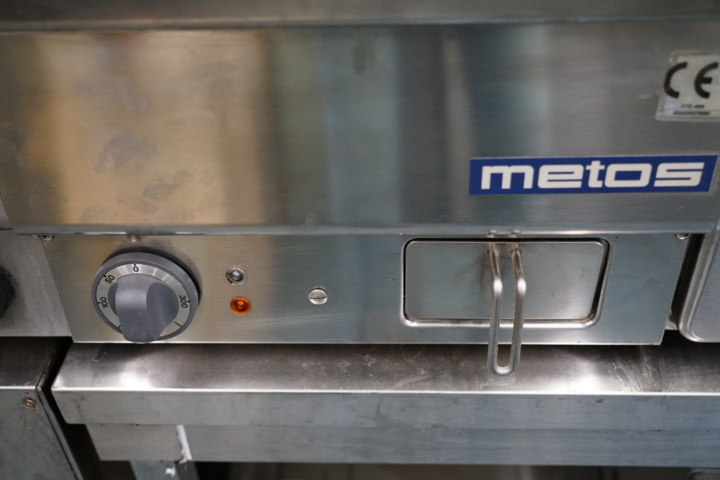 953911-3 Roasting table METOS