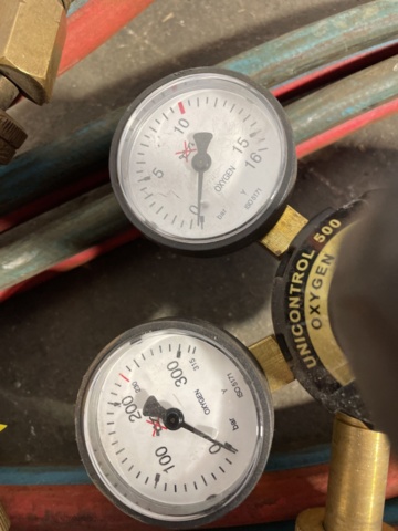 946802-5 Various gas bells, nozzles and hoses