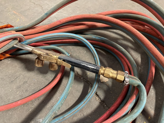 946802-7 Various gas bells, nozzles and hoses