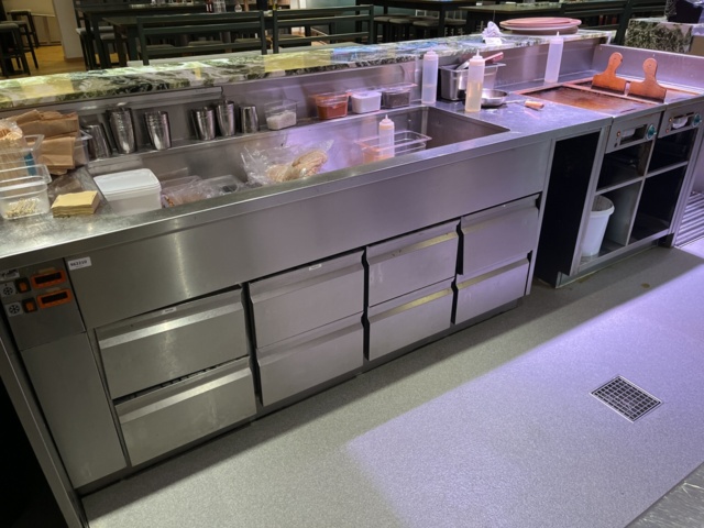 962210-1 Work surface with cooling bench and roasting table 322x74x91 cm