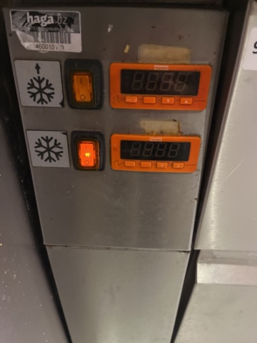 962210-8 Work surface with cooling bench and roasting table 322x74x91 cm