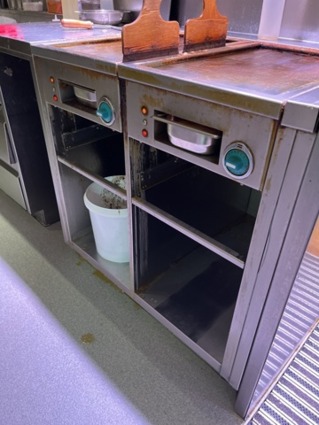 962210-12 Work surface with cooling bench and roasting table 322x74x91 cm