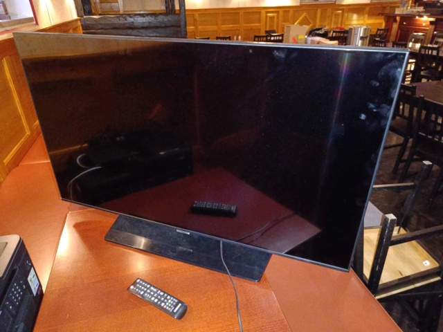 754436-1 43" Samsung 4K UHD flat TV (Hospitality TV)
