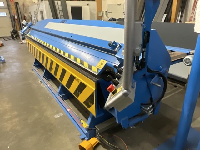 966757-4 LSK HK-40 CNC Folding Machine