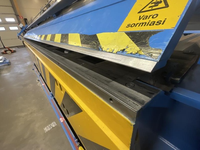 966757-7 LSK HK-40 CNC Folding Machine