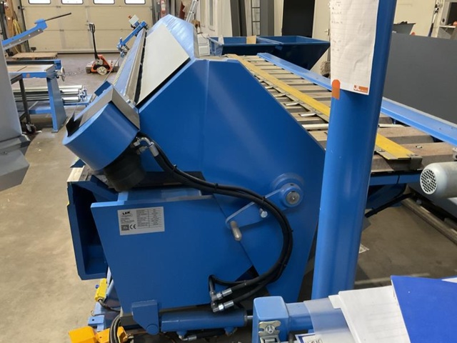 966757-17 LSK HK-40 CNC Folding Machine