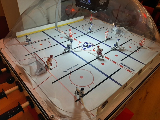 802695-4 Bubble hockey table, Super Chexx Pro
