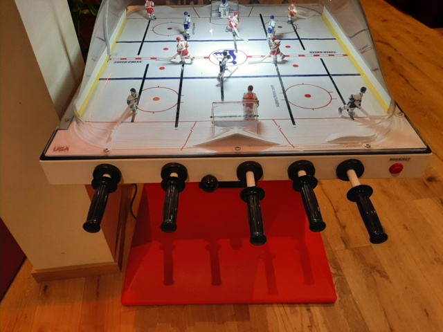 802695-6 Bubble hockey table, Super Chexx Pro