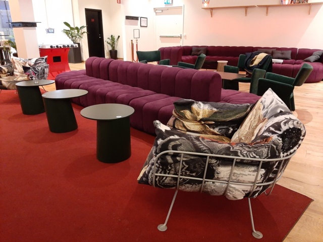 802698-1 Loungmöblemang (Modulsoffor, fåtöljer, bord m.m.)