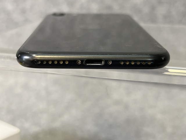 921692-11 Apple iPhone SE, 64GB - Shipping included!