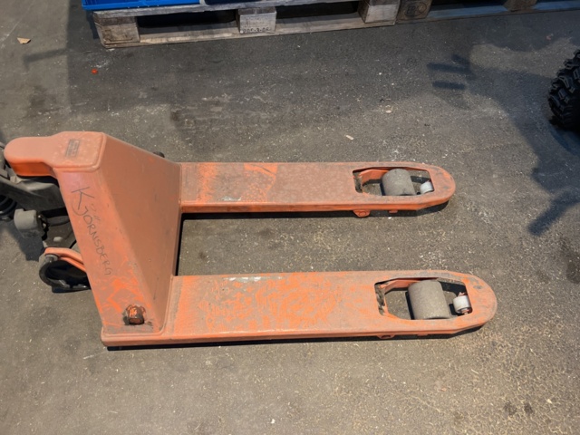 964255-4 Short pallet puller BT