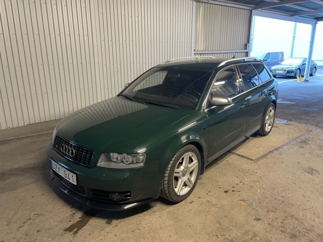 764705-1 Audi S4 Avant 4.2 V8 quattro - 2004