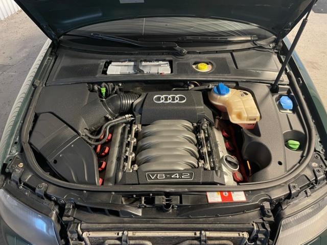 764705-34 Audi S4 Avant 4.2 V8 quattro - 2004