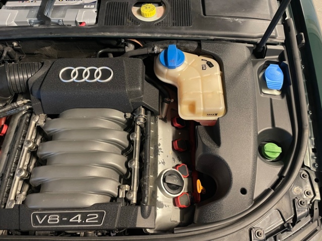 764705-36 Audi S4 Avant 4.2 V8 quattro - 2004