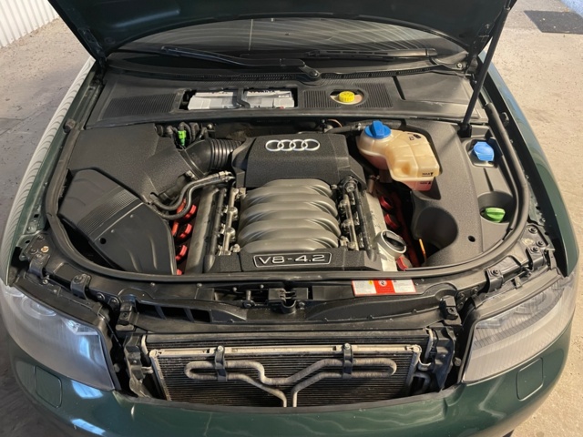 764705-37 Audi S4 Avant 4.2 V8 quattro - 2004