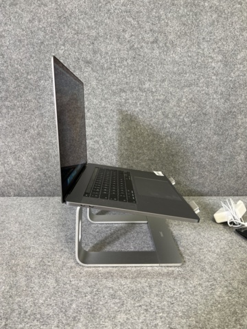 921696-2 Laptop, Apple, MacBook Pro 16" 1 TB, 2019 - Shipping included!