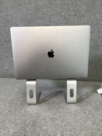 921696-3 Laptop, Apple, MacBook Pro 16" 1 TB, 2019 - Shipping included!