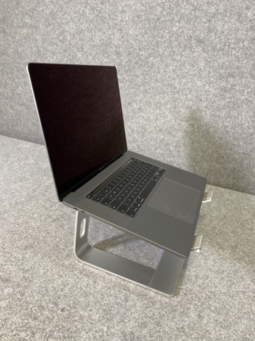 921696-9 Laptop, Apple, MacBook Pro 16" 1 TB, 2019 - Shipping included!