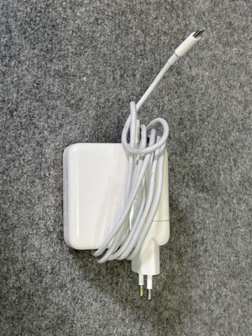 921696-20 Laptop, Apple, MacBook Pro 16" 1 TB, 2019 - Shipping included!