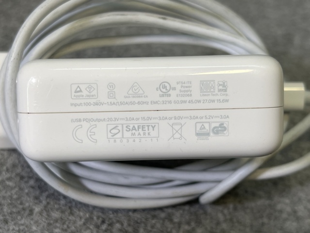 921696-21 Laptop, Apple, MacBook Pro 16" 1 TB, 2019 - Shipping included!